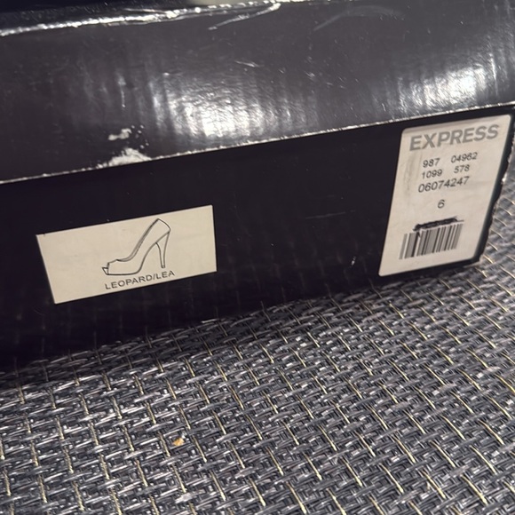 NWT Express Leopard Stilettos - Picture 4 of 4